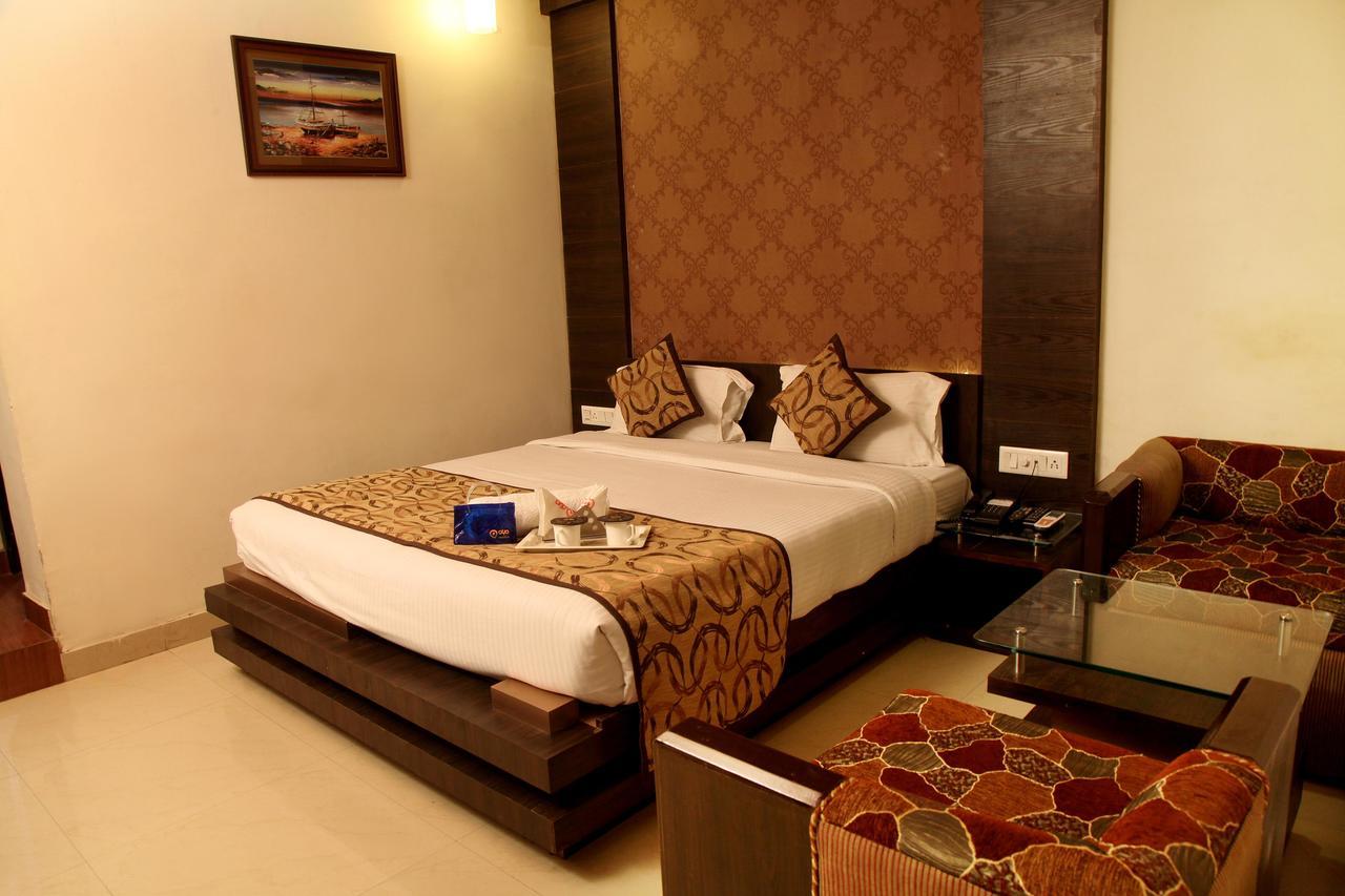 Oyo 905 Galaxy View Hotel Allāhābād Junction 外观 照片