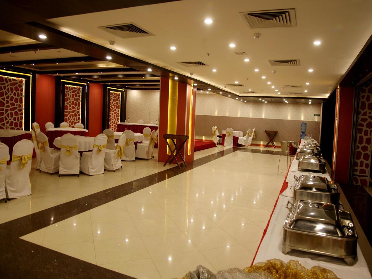 Oyo 905 Galaxy View Hotel Allāhābād Junction 外观 照片