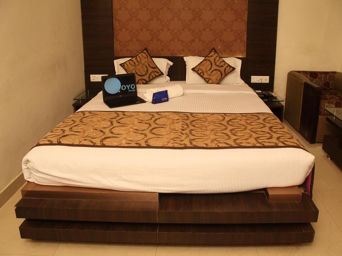 Oyo 905 Galaxy View Hotel Allāhābād Junction 外观 照片