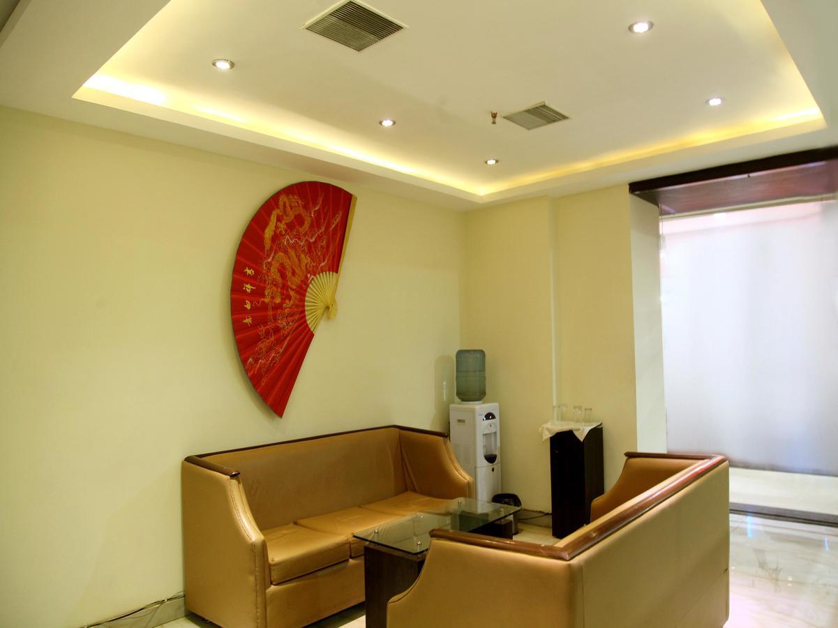 Oyo 905 Galaxy View Hotel Allāhābād Junction 外观 照片